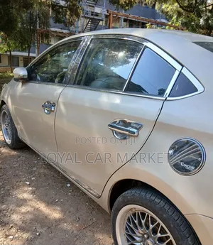 Toyota Yaris 2013 Ivory