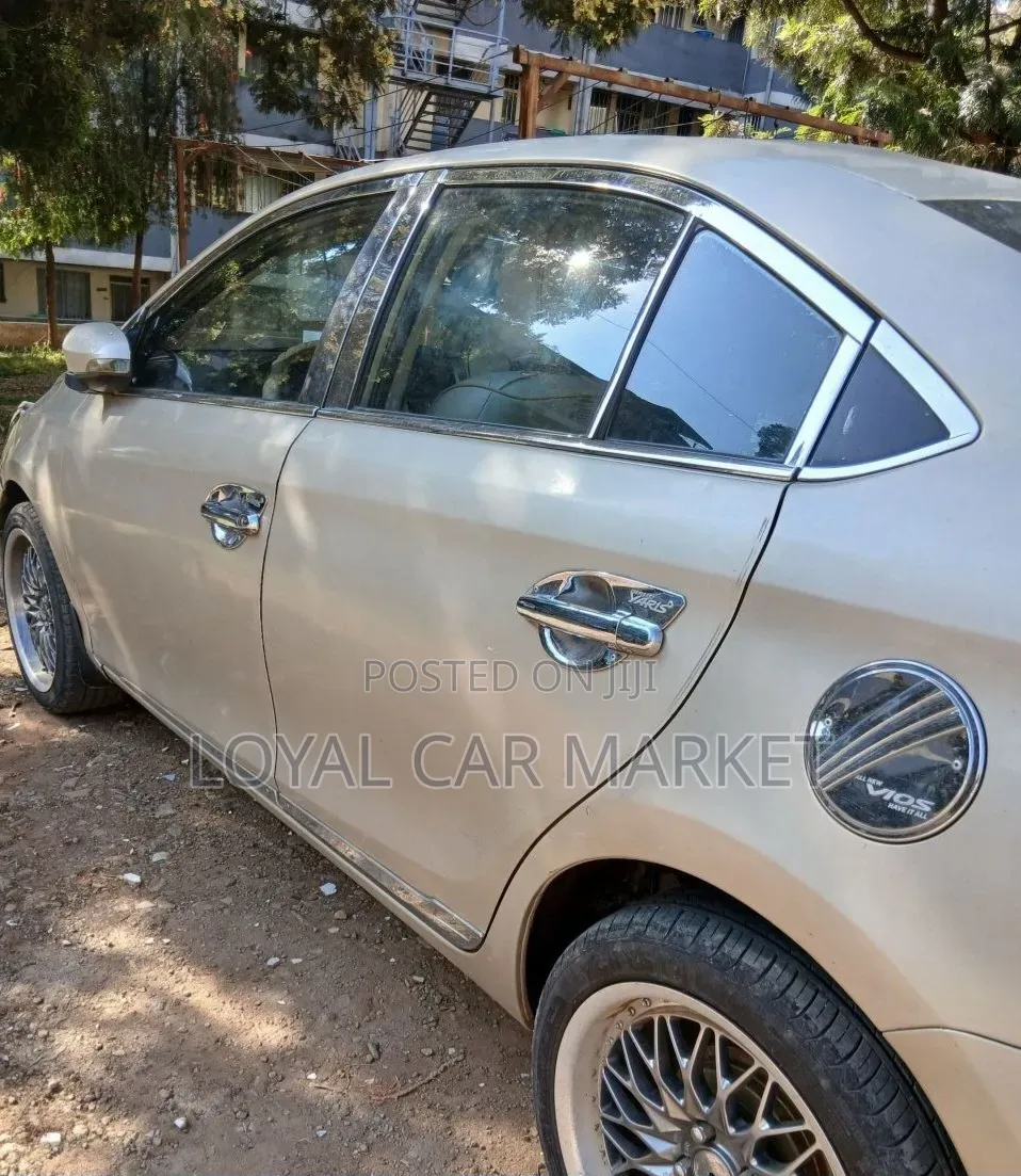 Toyota Yaris 2013 Ivory