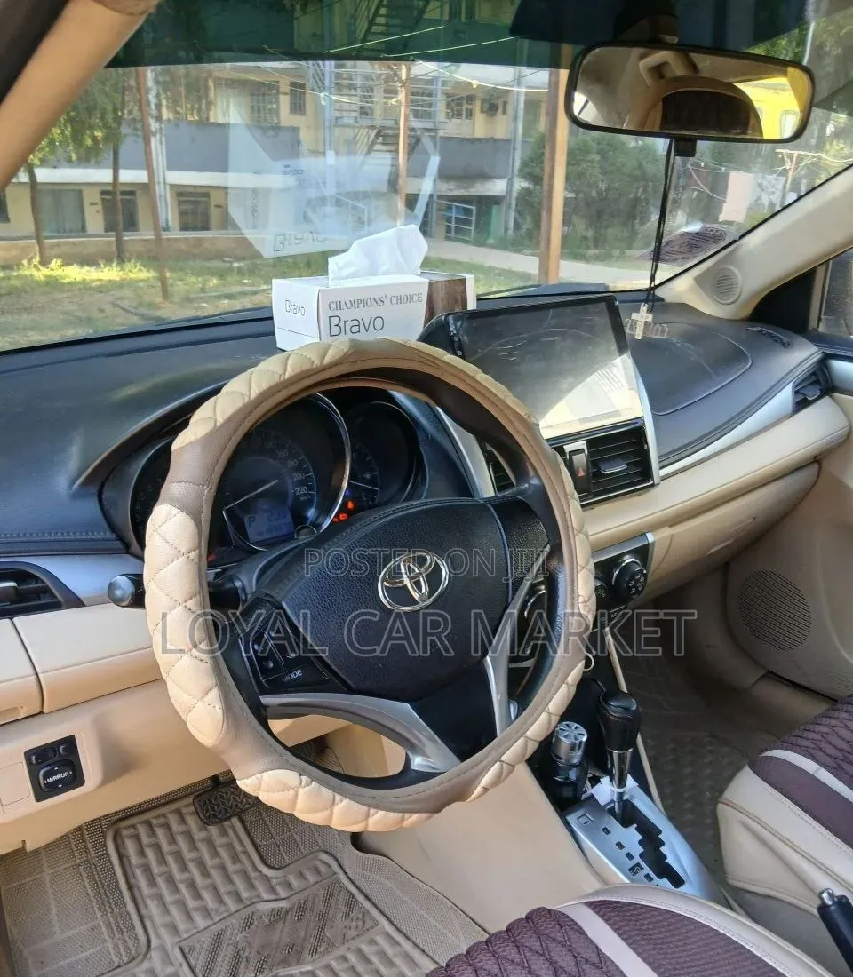 Toyota Yaris 2013 Ivory