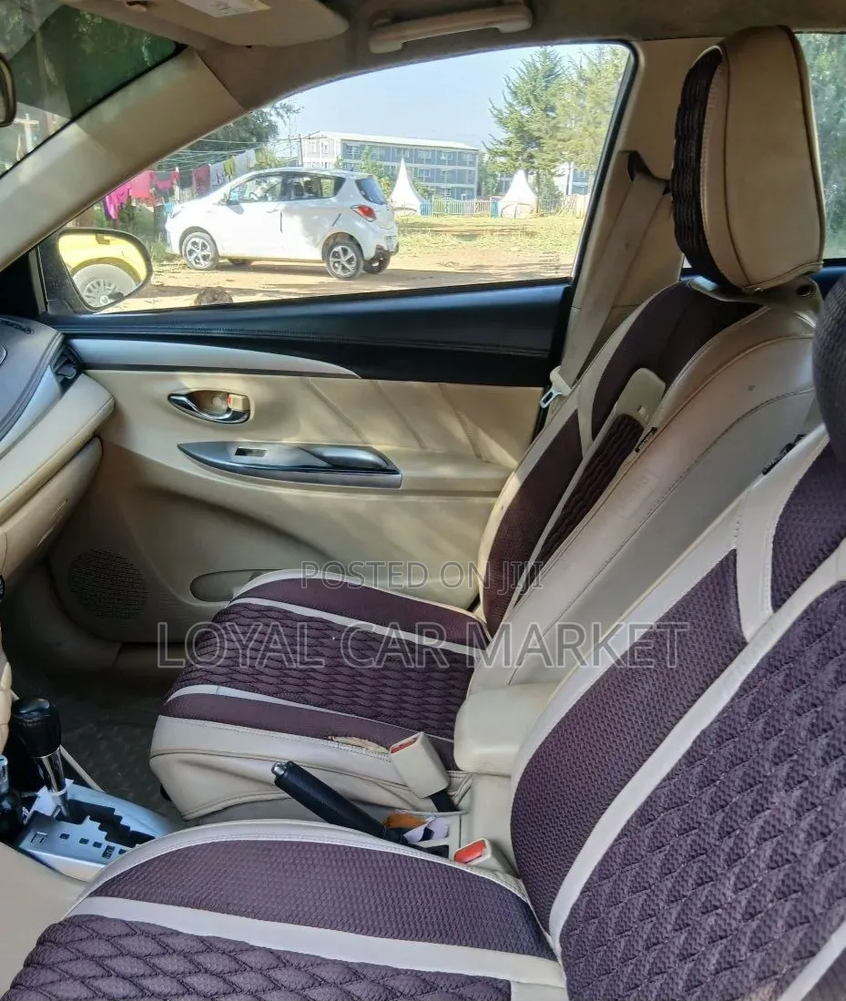 Toyota Yaris 2013 Ivory