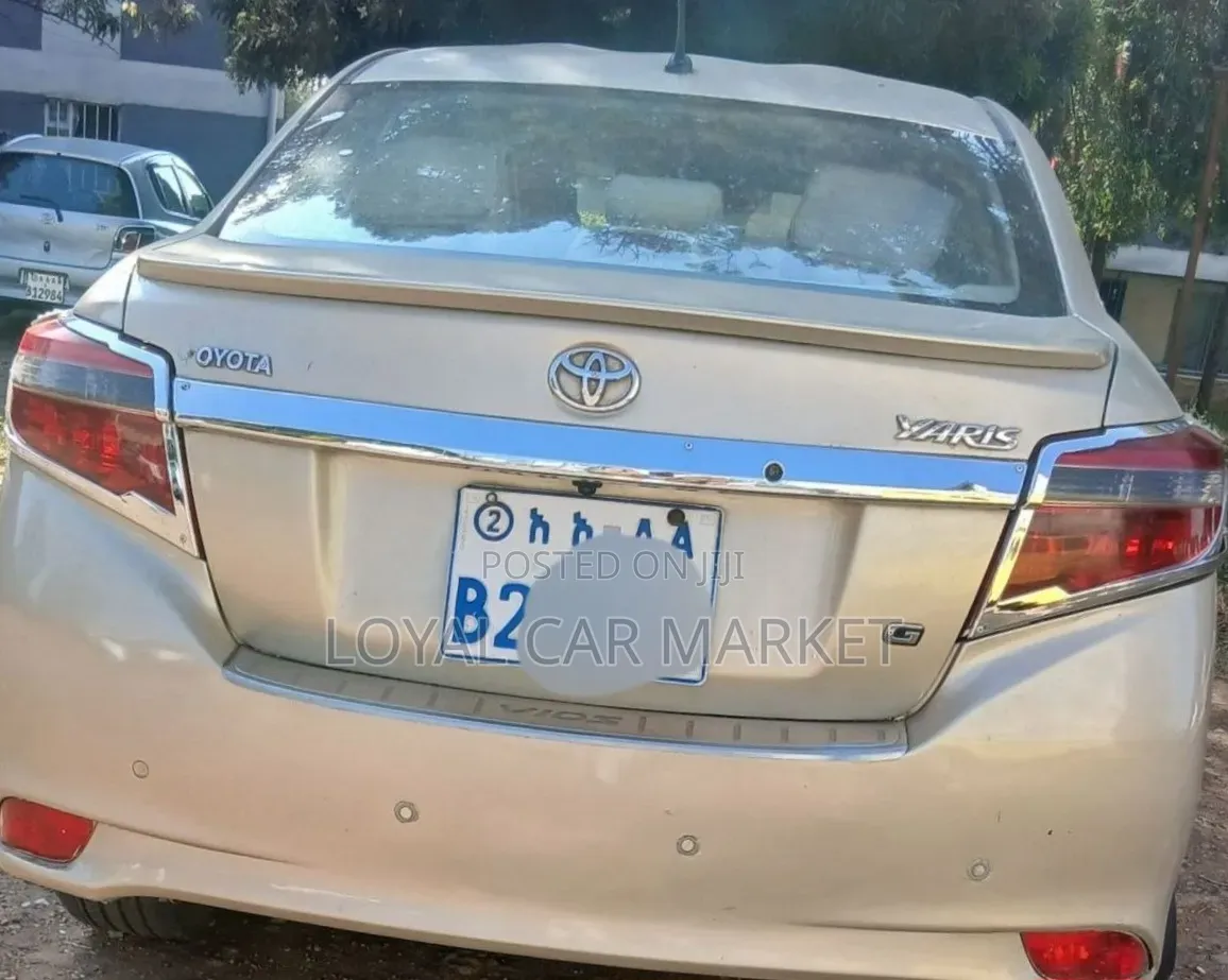 Toyota Yaris 2013 Ivory
