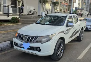 Mitsubishi L200 2015 White