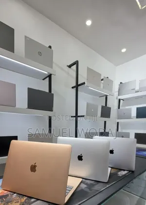 New Laptop Apple MacBook Pro 2019 8GB Apple M1 SSD 256GB