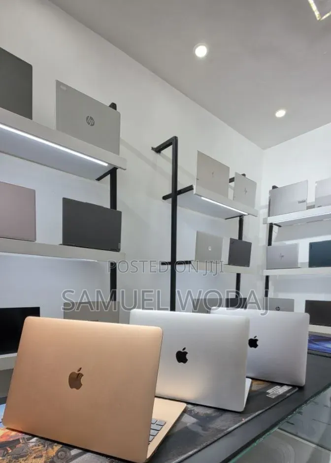 New Laptop Apple MacBook Pro 2019 8GB Apple M1 SSD 256GB