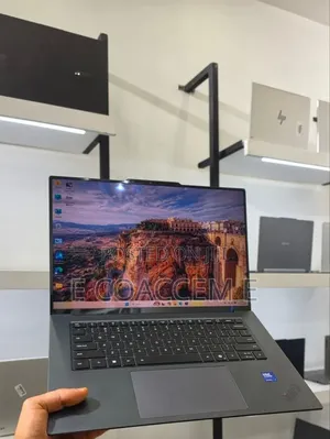 New Laptop Lenovo ThinkPad Yoga 32GB Intel Core Ultra 7 SSD 1T
