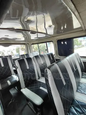Toyota HiAce 2011 White