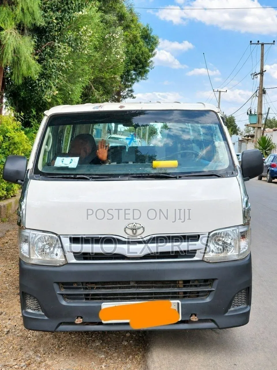 Toyota HiAce 2011 White