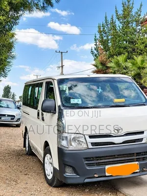 Toyota HiAce 2011 White