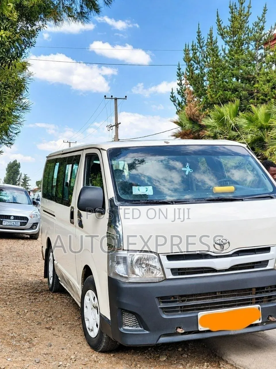 Toyota HiAce 2011 White