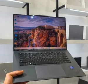 New Laptop Lenovo ThinkPad Yoga 32GB Intel Core Ultra 7 SSD 1T