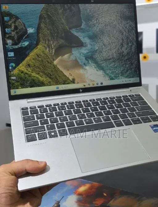 New Laptop HP EliteBook 840 G9 16GB Intel Core i7 SSD 512GB