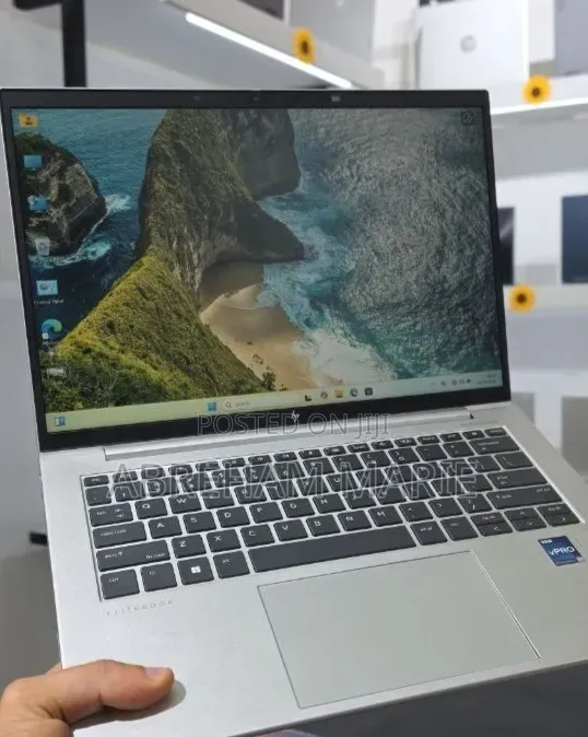 New Laptop HP EliteBook 840 G9 16GB Intel Core i7 SSD 512GB