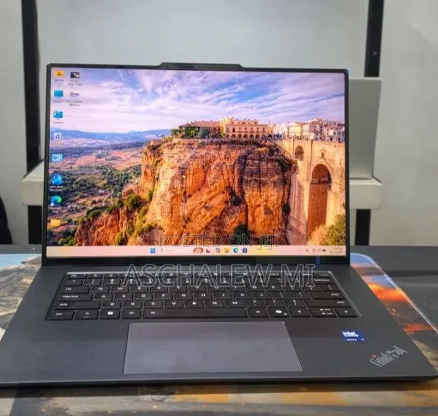 New Laptop Lenovo 32GB Intel Core Ultra 7 SSD 1T