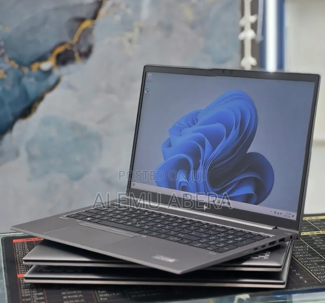 New Laptop HP ZBook 15 16GB Intel Core i5 SSD 512GB