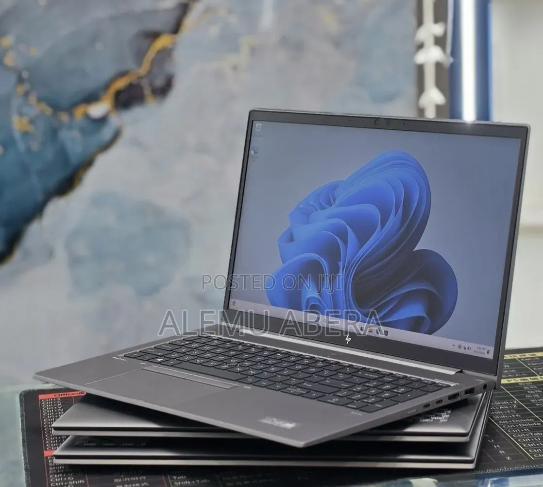 New Laptop HP ZBook 15 16GB Intel Core i5 SSD 512GB