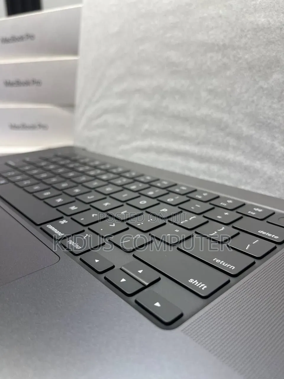 New Laptop Apple MacBook Pro 2024 M4 Max 48GB Apple M4 SSD 2T