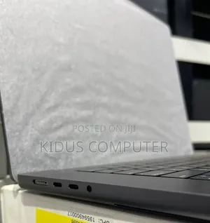 New Laptop Apple MacBook Pro 2024 M4 Max 48GB Apple M4 SSD 2T