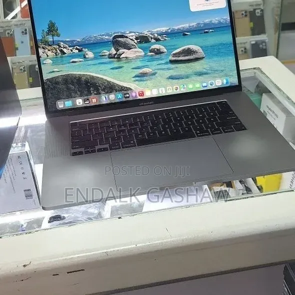 New Laptop Apple MacBook Pro 2019 64GB Intel Core i9 SSD 512GB
