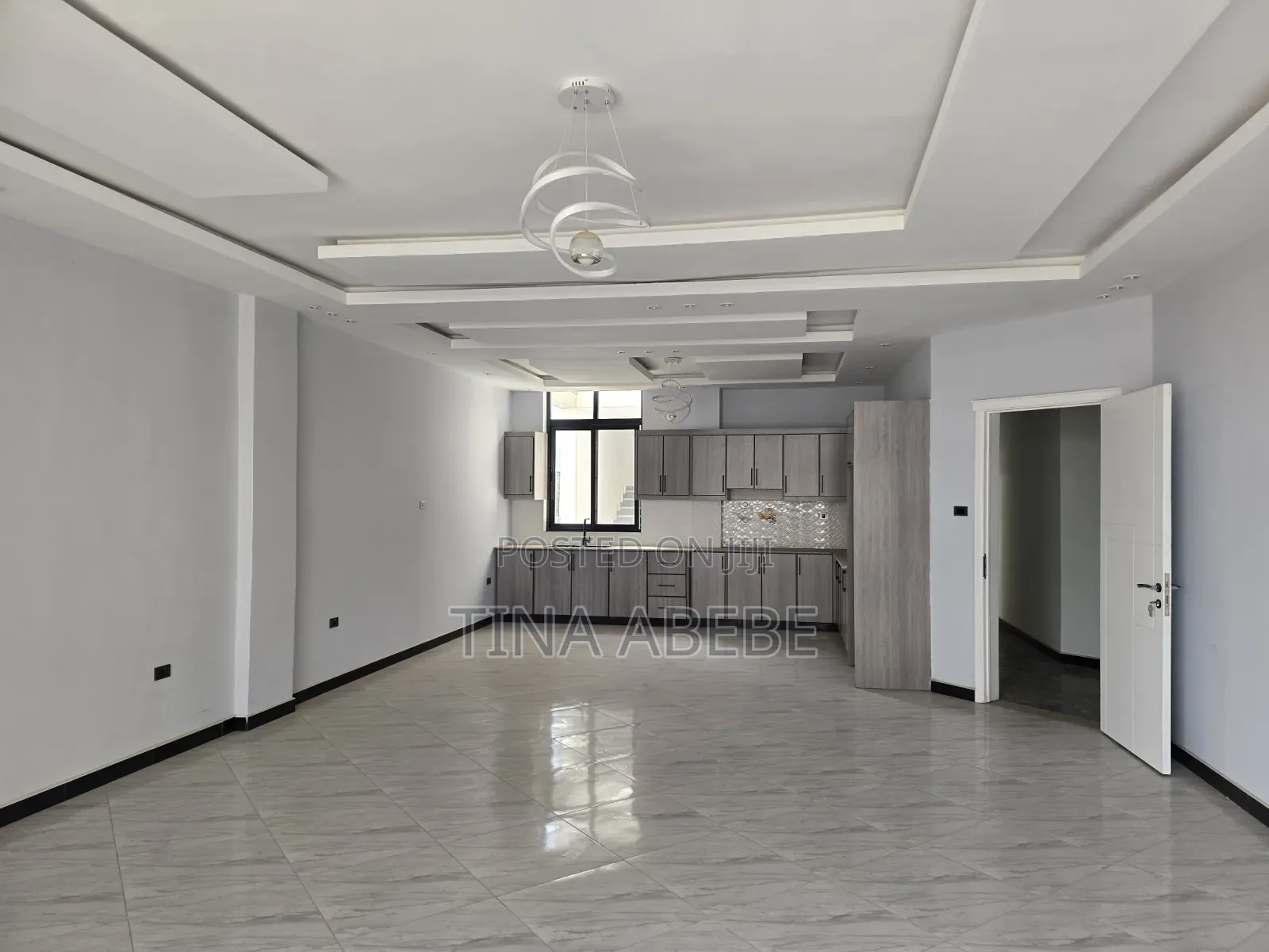 Furnished 20bdrm Apartment in Akaky Kaliti for sale