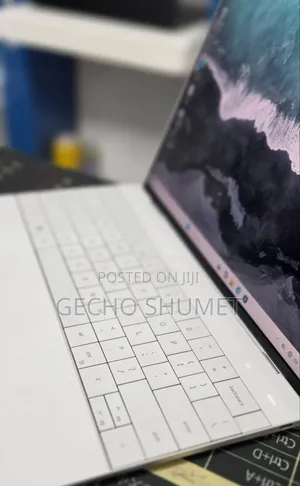 New Laptop Dell XPS 13 16GB Intel Core i7 SSD 512GB