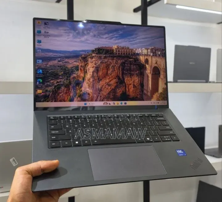 New Laptop Lenovo ThinkPad Yoga 32GB Intel Core Ultra 7 SSD 1T