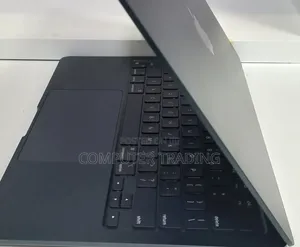 New Laptop Apple MacBook Air 2022 M2 8GB Intel Core i7 SSD 256GB