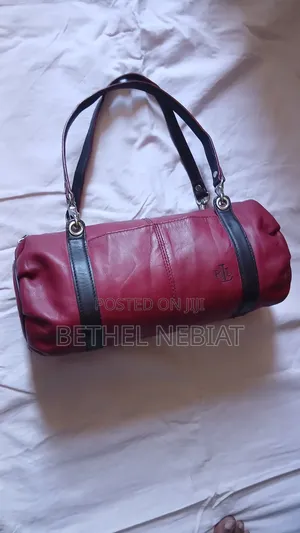 Vintage Lauren Ralph Lauren Red Leather Barrel Shoulder Bag