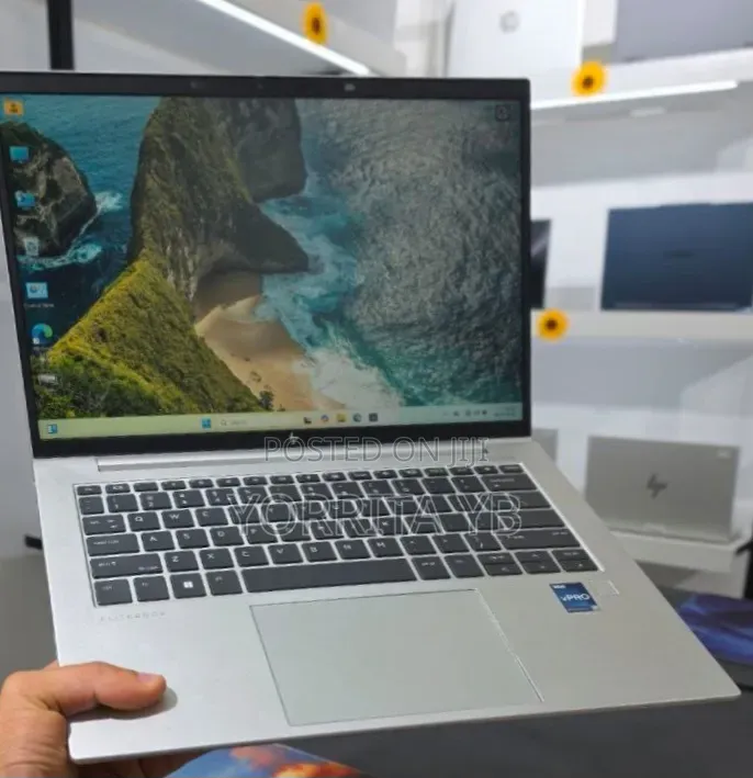 New Laptop HP EliteBook 840 G9 16GB Intel Core i7 SSD 512GB