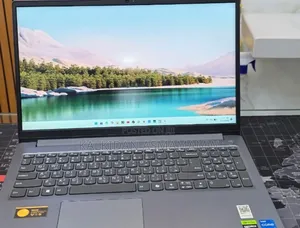 New Laptop Lenovo LOQ 15IRH8 12GB Intel Core i5 SSD 512GB