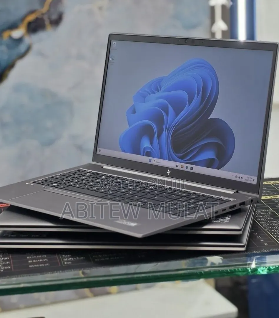 New Laptop HP ZBook 15 16GB Intel Core i5 SSD 512GB