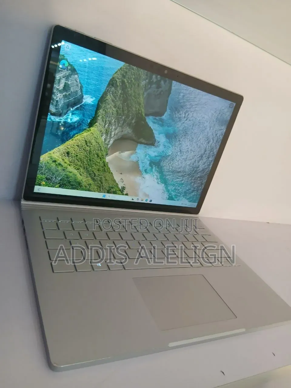 New Laptop Microsoft Surface Book 2 16GB Intel Core i7 SSD 512GB