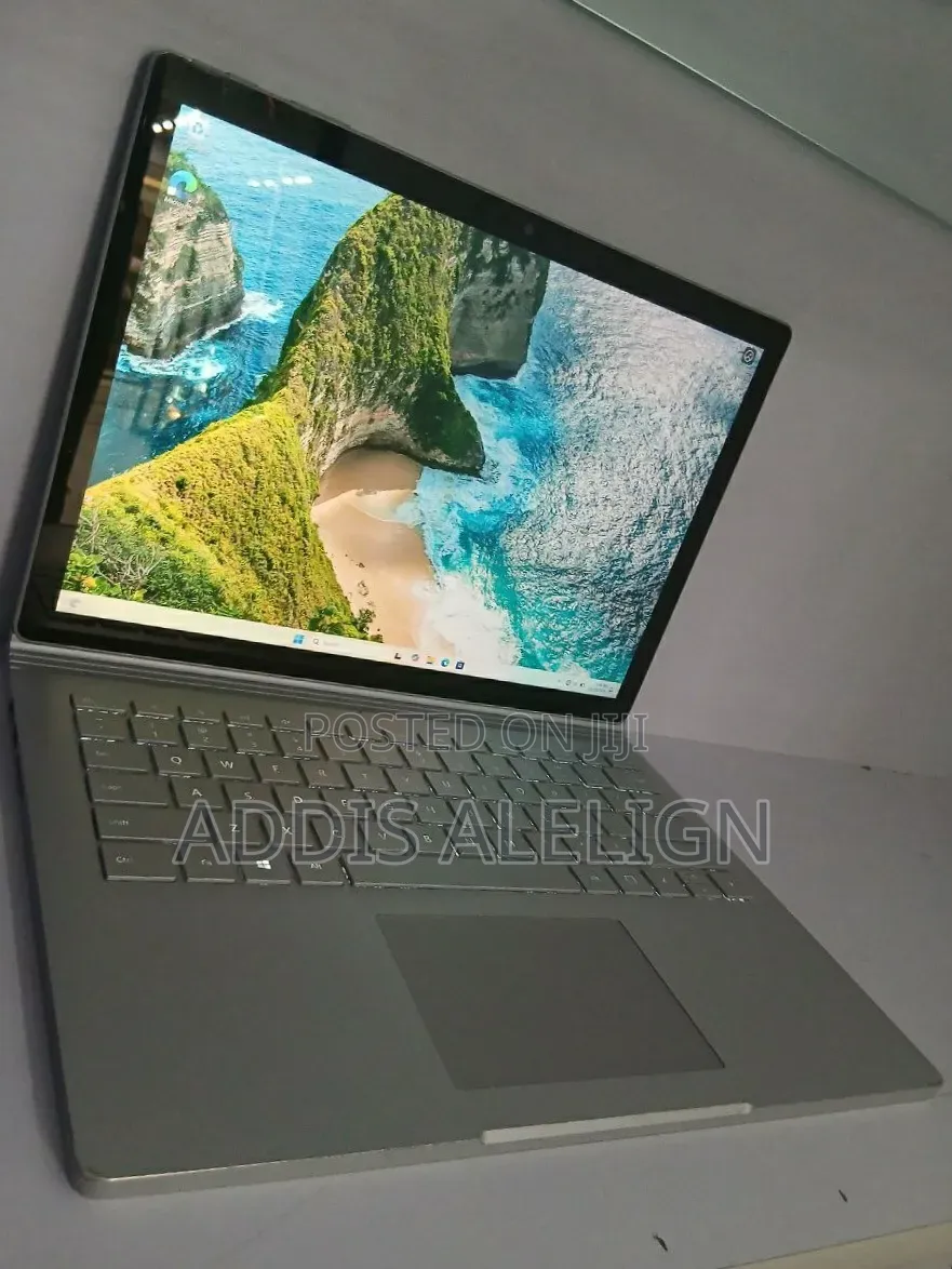 New Laptop Microsoft Surface Book 2 16GB Intel Core i7 SSD 512GB