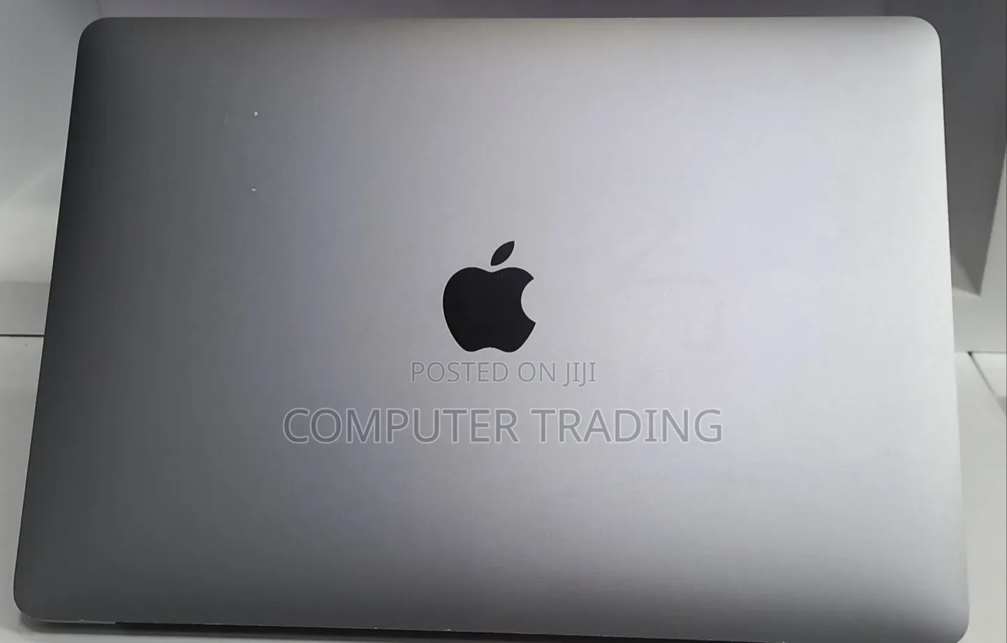 New Laptop Apple MacBook Pro 2020 M1 8GB Intel Core i7 SSD 256GB