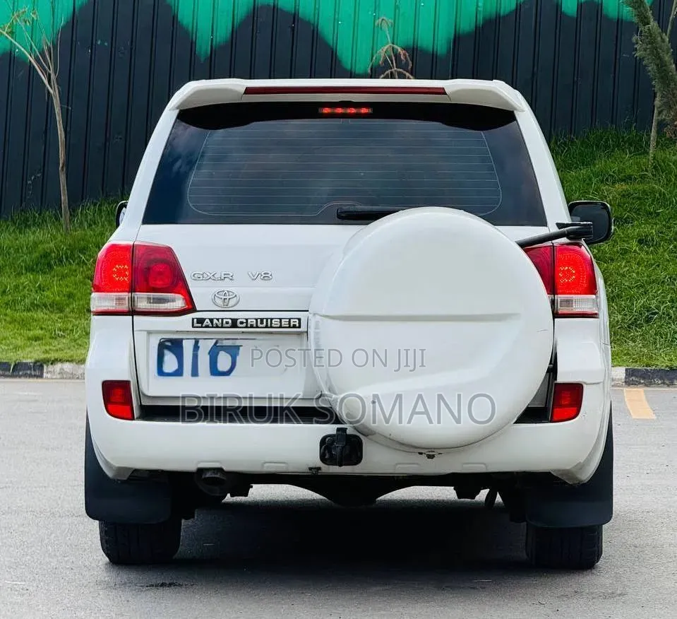 Toyota Land Cruiser 2009 Off white