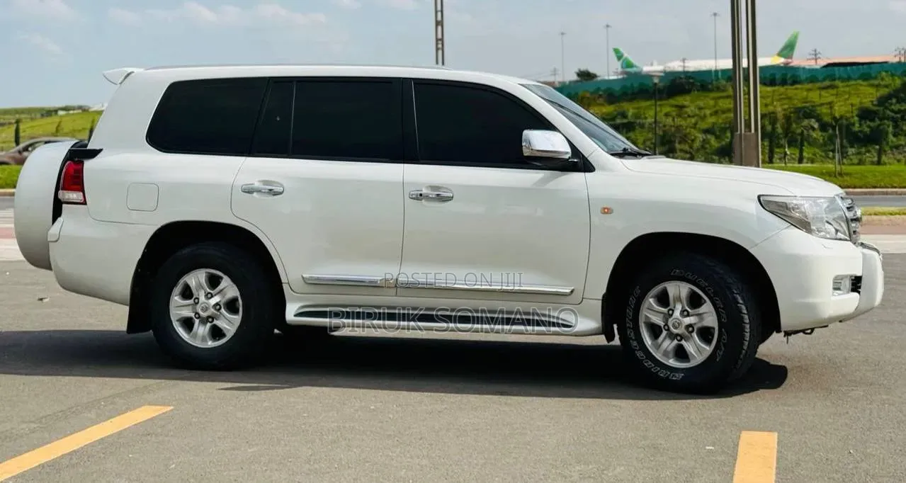 Toyota Land Cruiser 2009 Off white