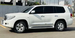 Toyota Land Cruiser 2009 Off white