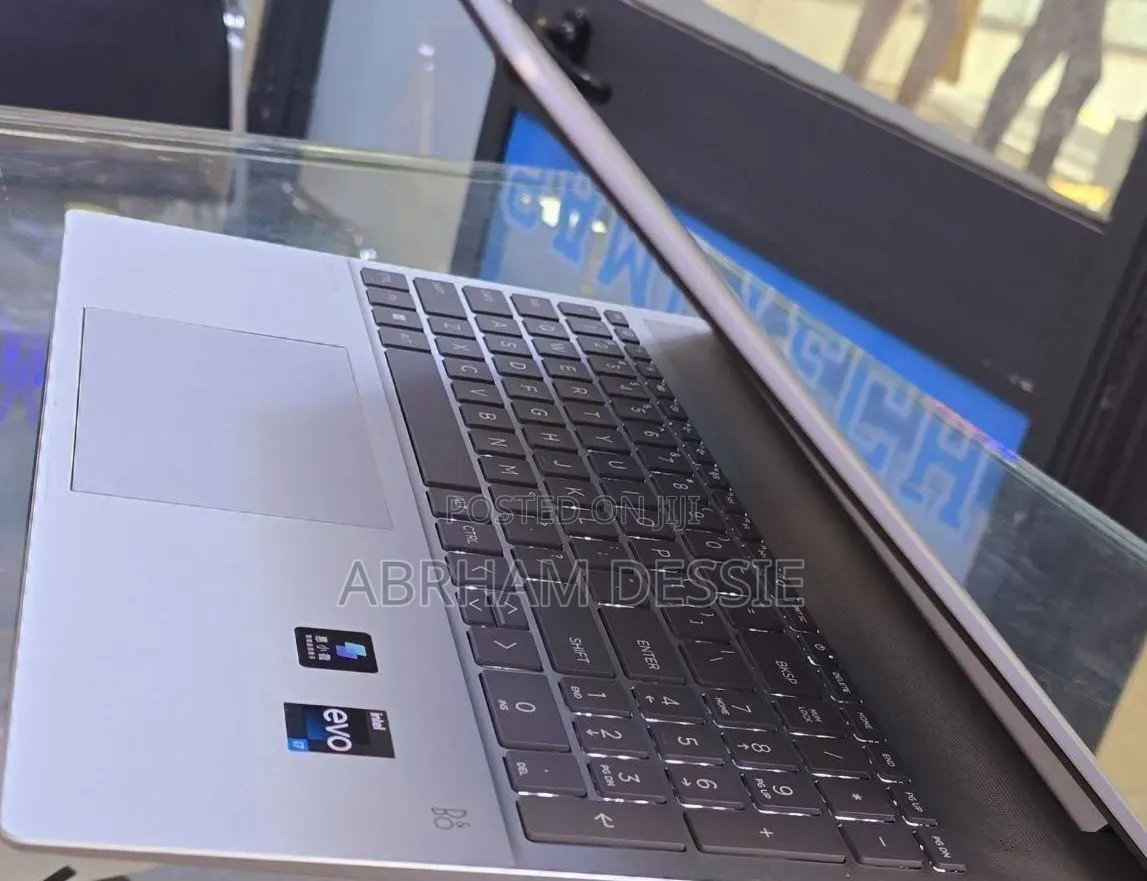 New Laptop HP 16GB Intel Core i7 SSD 1T