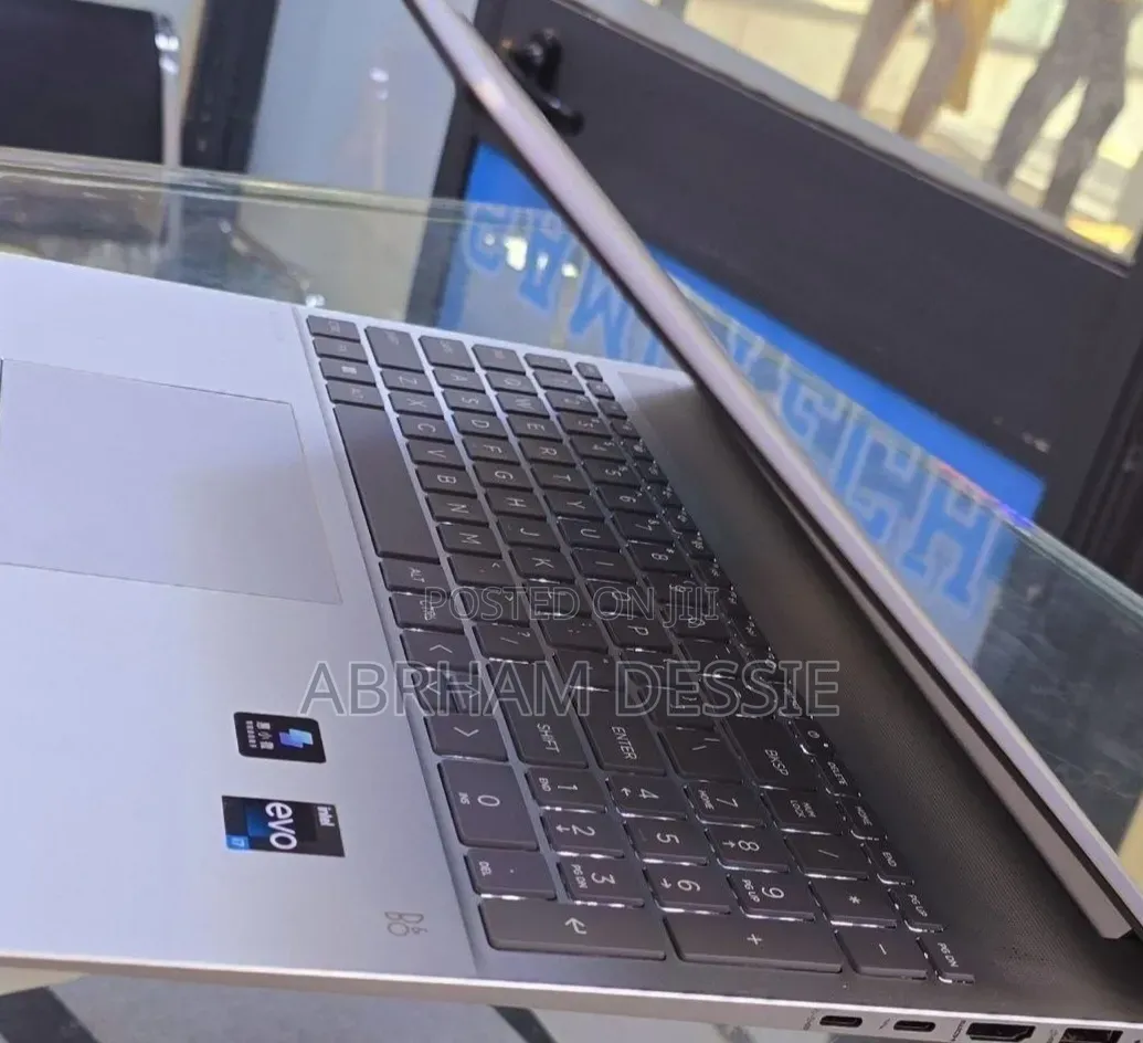 New Laptop HP 16GB Intel Core i7 SSD 1T