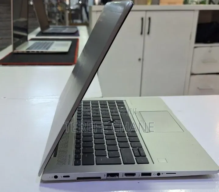 New Laptop HP EliteBook 830 G5 8GB Intel Core i5 SSD 512GB