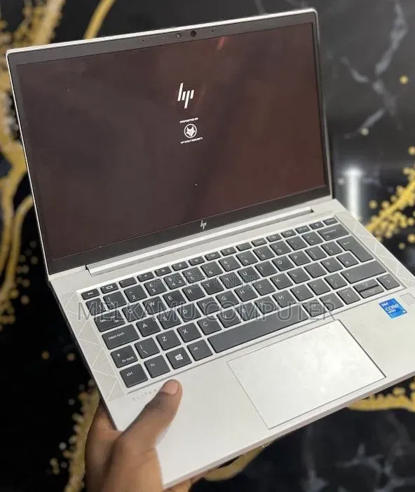 New Laptop HP EliteBook 830 G8 16GB Intel Core i5 SSD 512GB
