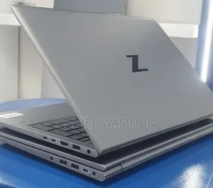 New Laptop HP ZBook Firefly G8 16GB Intel Core i7 SSD 512GB