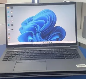 New Laptop HP ZBook Firefly G8 16GB Intel Core i7 SSD 512GB