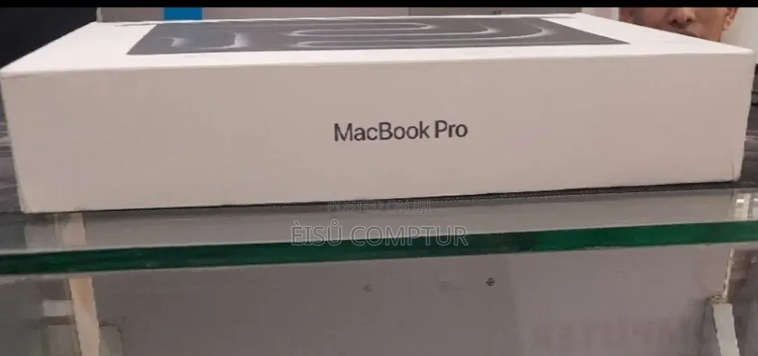 New Laptop Apple MacBook Pro 2025 M5 16GB Apple M5 Pro SSD 1T