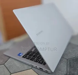 New Laptop Samsung Galaxy Book4 8GB Intel Core 5 SSD 512GB