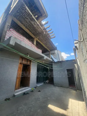 5bdrm House in Bole for sale