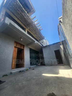 5bdrm House in Bole for sale