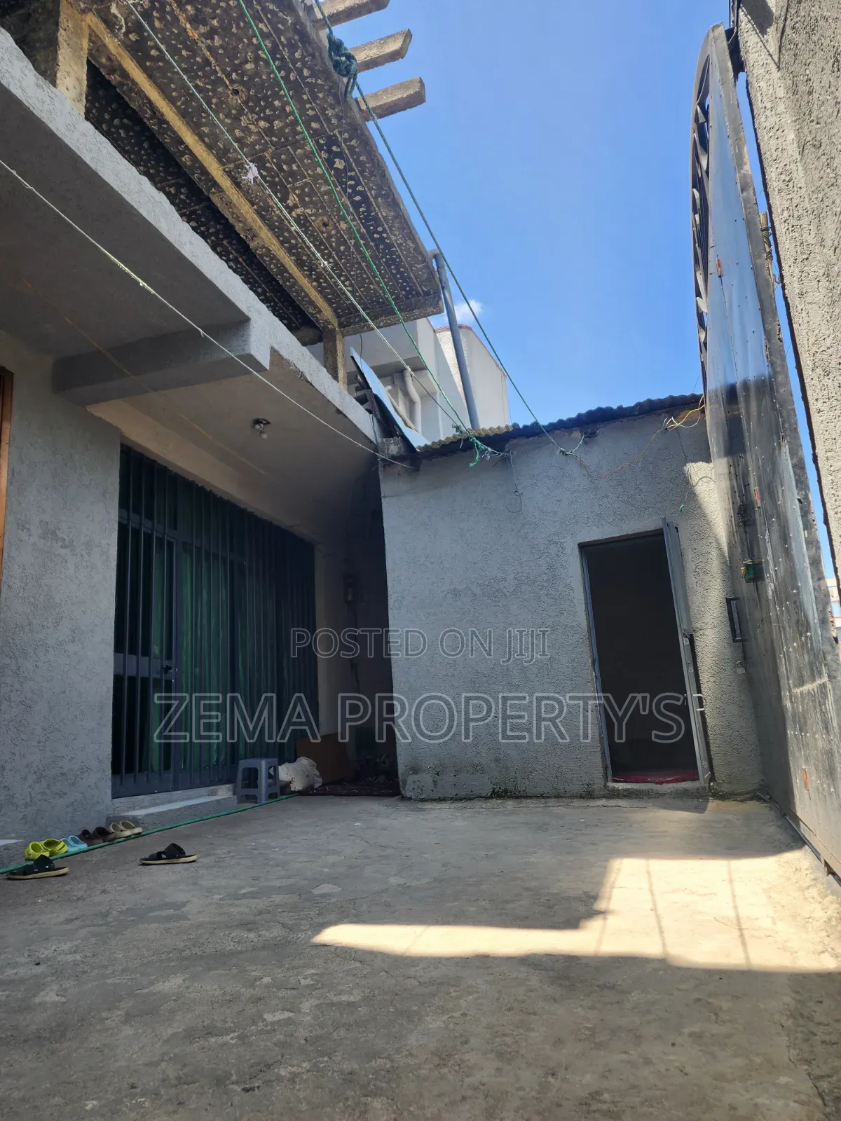 5bdrm House in Bole for sale