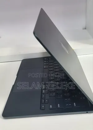 New Laptop Apple MacBook Air 2022 M2 8GB Apple M2 SSD 256GB
