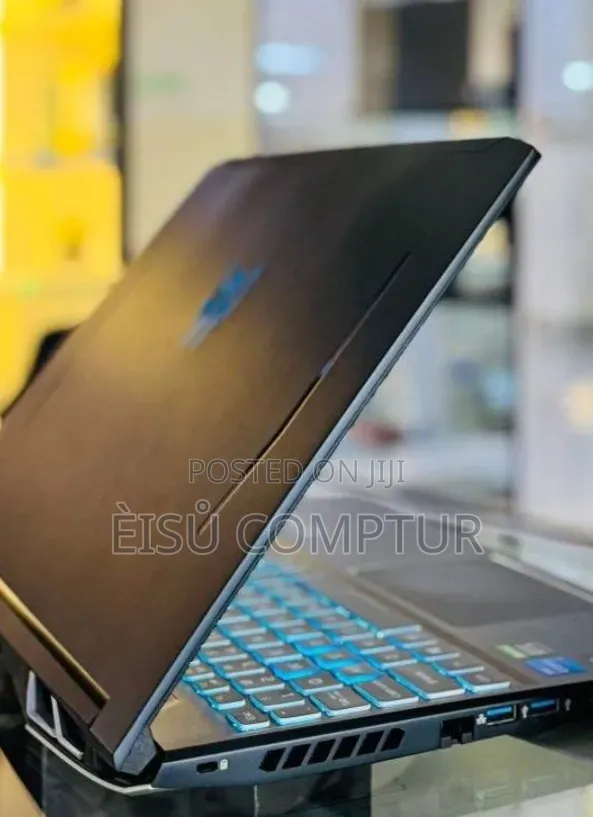 New Laptop Acer Predator Helios 300 16GB Intel Core i7 SSD 512GB