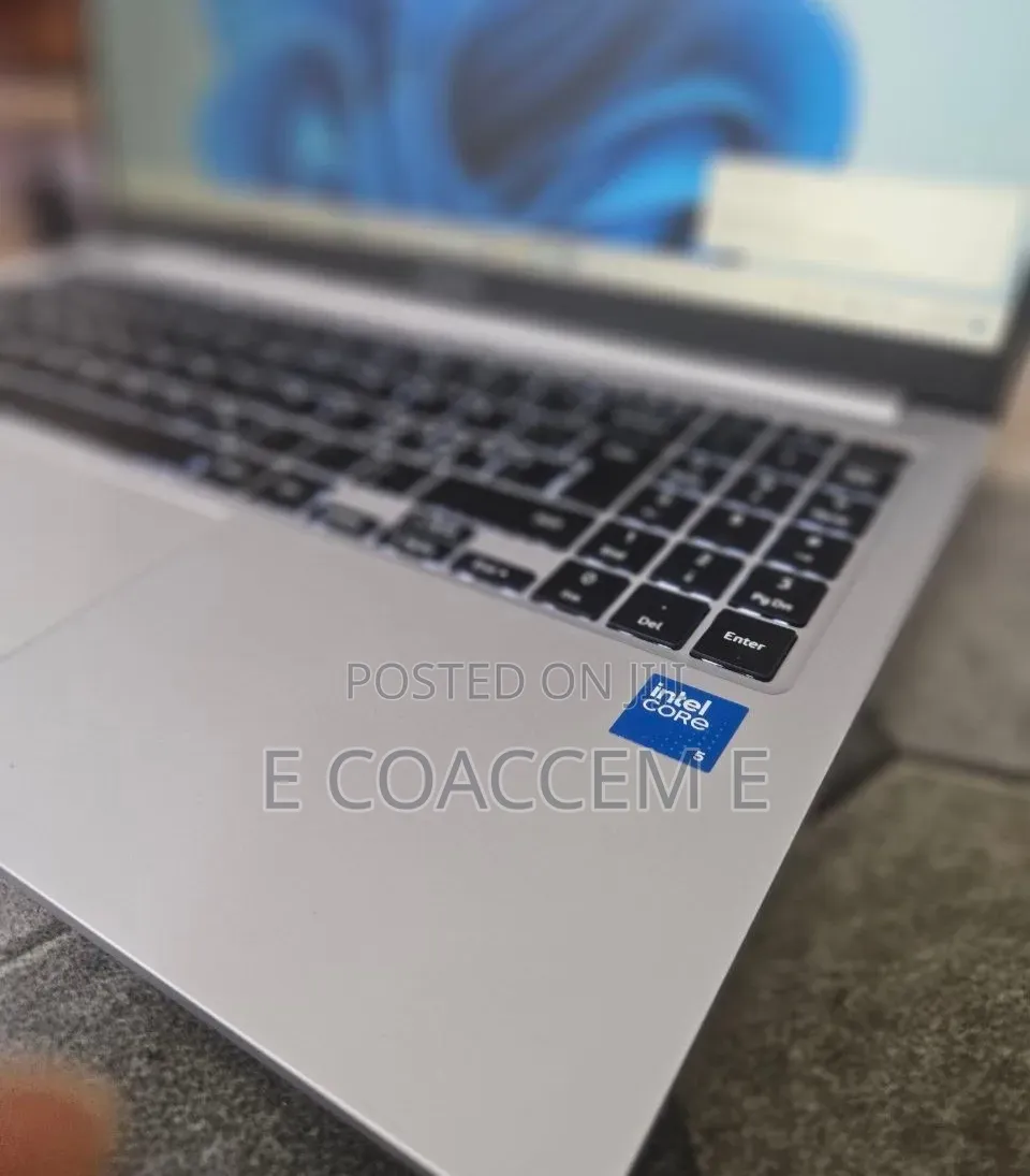 New Laptop Samsung Galaxy Book4 8GB Intel Core 5 SSD 512GB